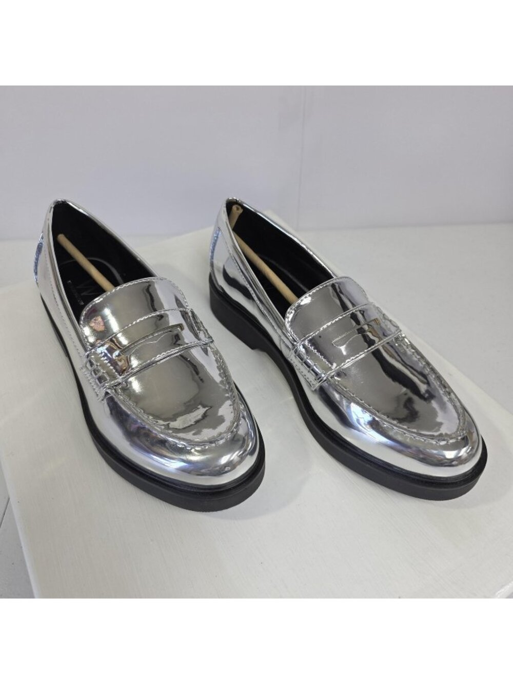 Worthington Shoes Womens Size 8 Silver Penny Loafer Flats Metallic Casual Party